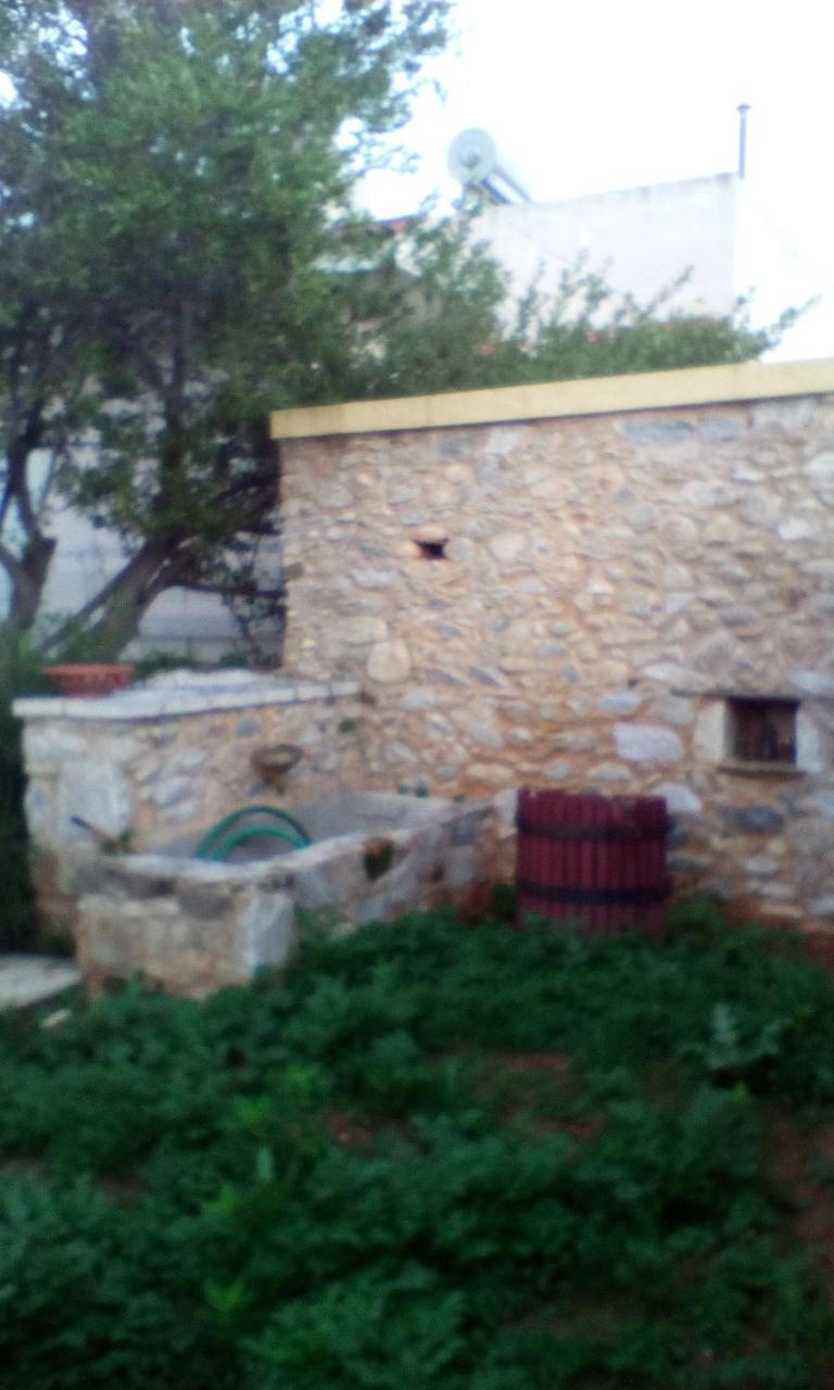Lepa Kuca Hotel Spata  Exterior photo